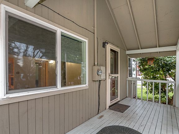 2nd image of 304 31st St SE
