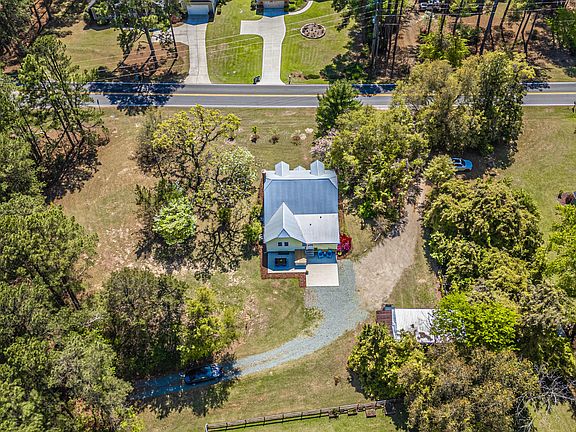 4th image of 1768 Airport Road