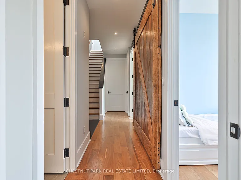 540 College St #Penthouse 2 — Photo 15