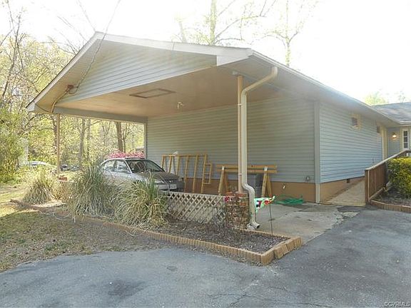 2nd image of 701 Willow Ct