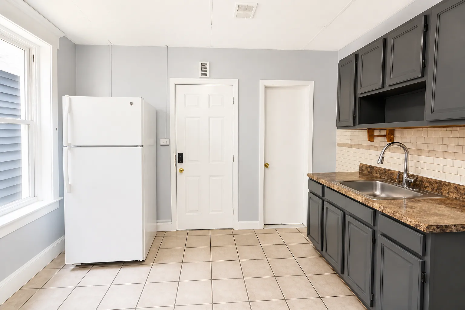2 bed, $1,900 — Photo 2
