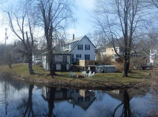 15 Lincoln St, Milford, NH 03055