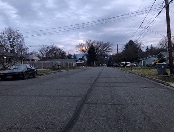 5th image of 1135 SW Cottonwood St