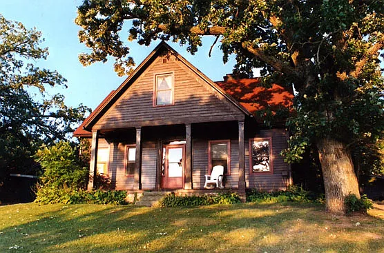 4 bed, 2000 sqft, $2,000 — Photo 1