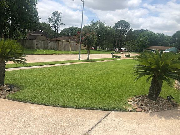 4th image of 8915 Kirkmont Dr
