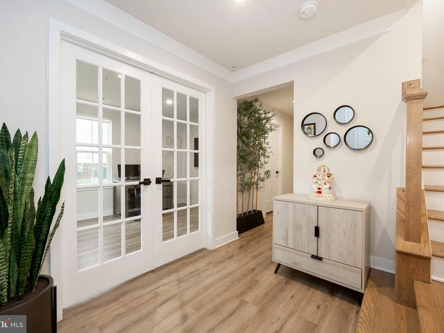 3 bed, 3.5 bath, 2020 sqft, $3,500 — Photo 4