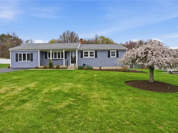 49 Roosevelt Dr, Bristol, RI 02809