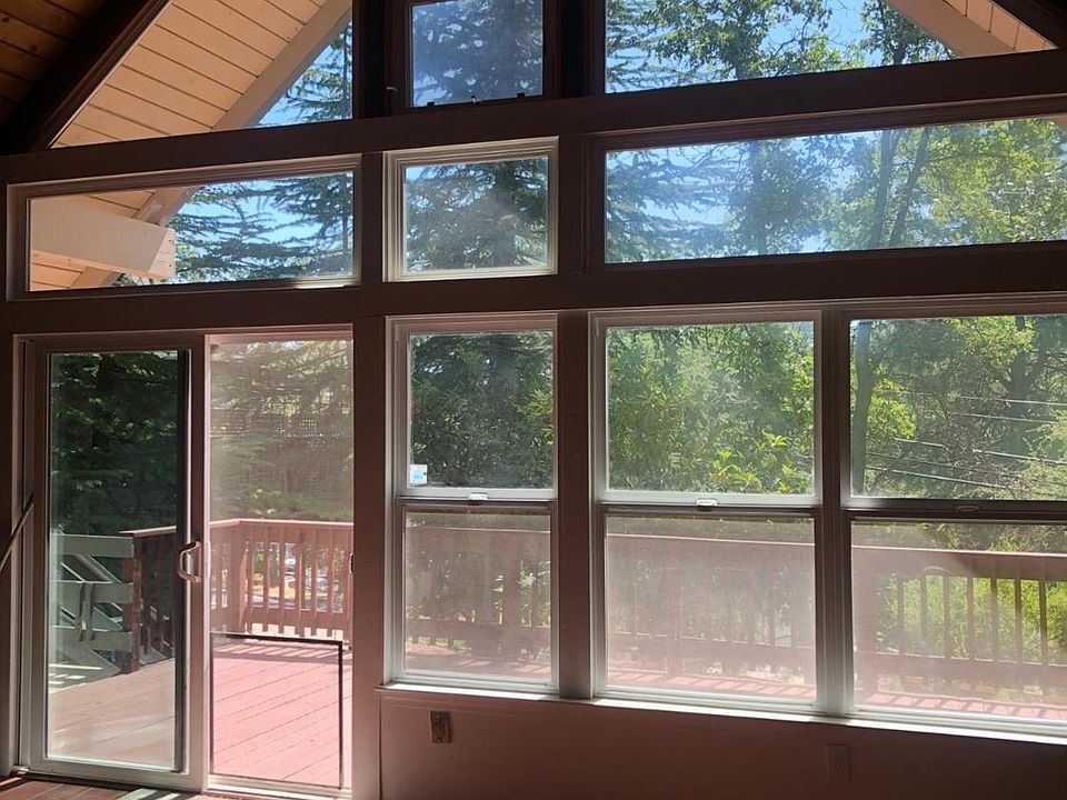 1st image of 19640 Pleasantview Dr