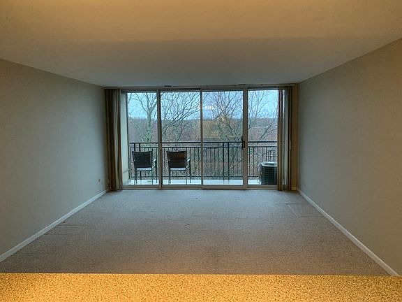 5th image of 5800 Oakwood Dr Unit 5D
