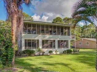 9 Periwinkle Ln, Hilton Head Island, SC 29928