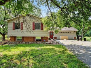 2222 Golf View Dr, Wentzville, MO 63385