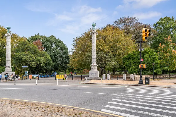 Rented by Douglas Elliman | media 15