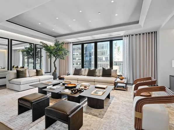 730 5th Ave #17B, New York, NY 10019