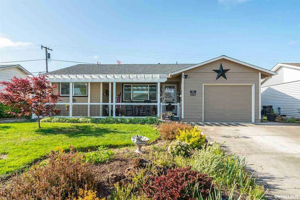 1362 Vanderbeck Ln photo 1