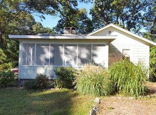 167 Winterberry Rd, Saunderstown, RI 02874