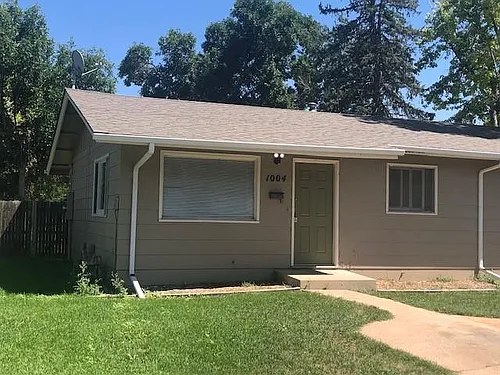 1004 Castlerock Dr Photo 1
