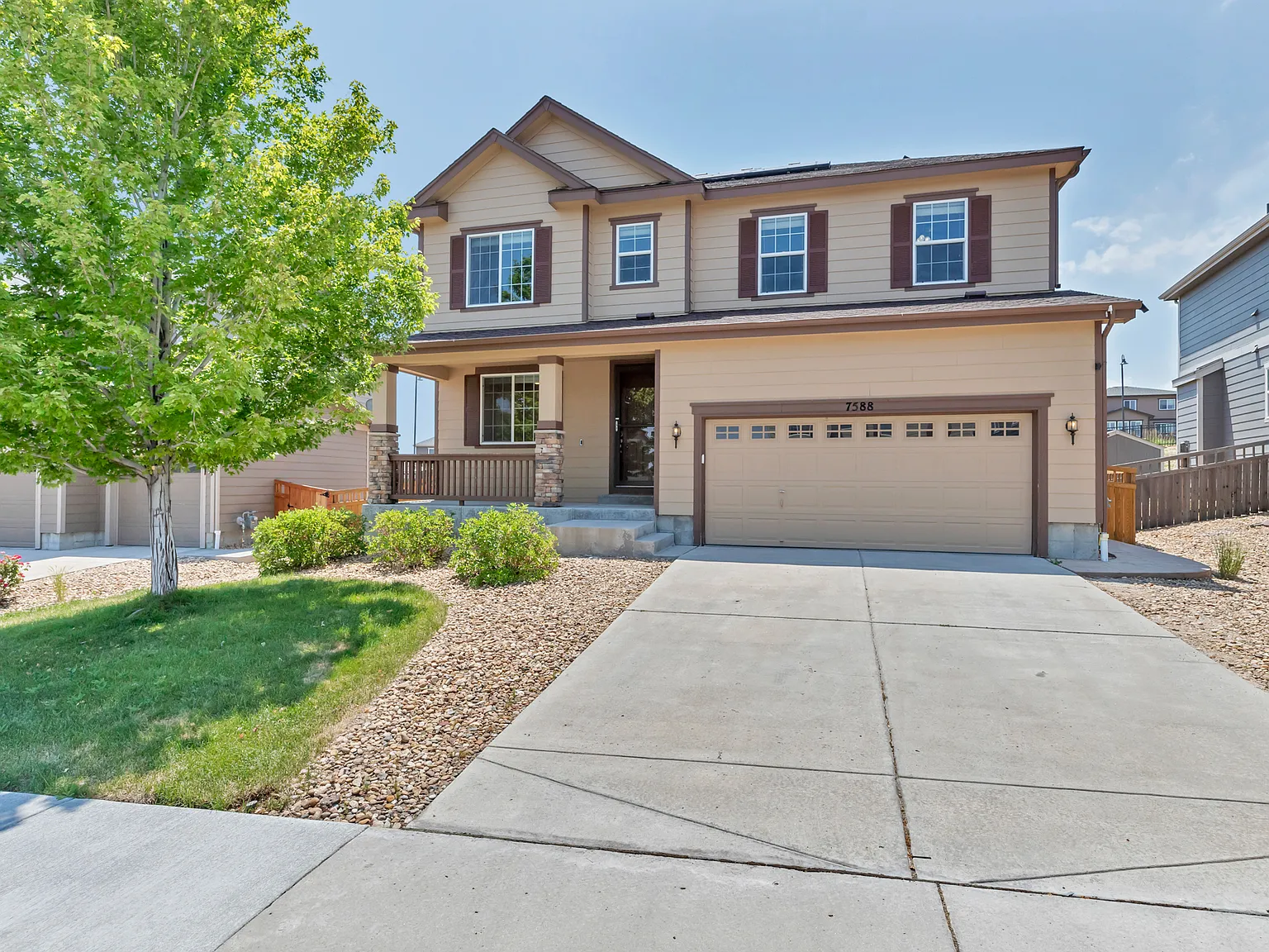 5 bed, 3.5 bath, 3891 sqft, $3,800 — Photo 2