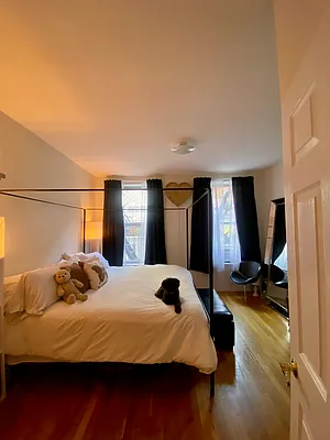 Rented by Bond New York | media 11