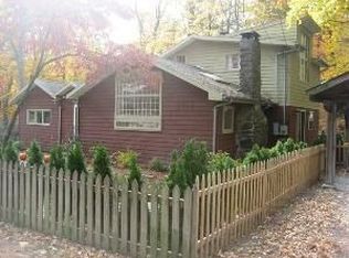29 Pine Grove St, Woodstock, NY 12498