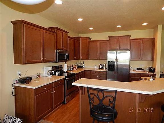 4th image of 1922 S Freedom Dr