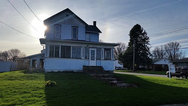 2nd image of 1902 Stroble Ave