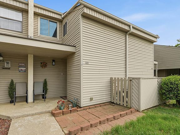 2nd image of 135 Hillview Dr APT 101