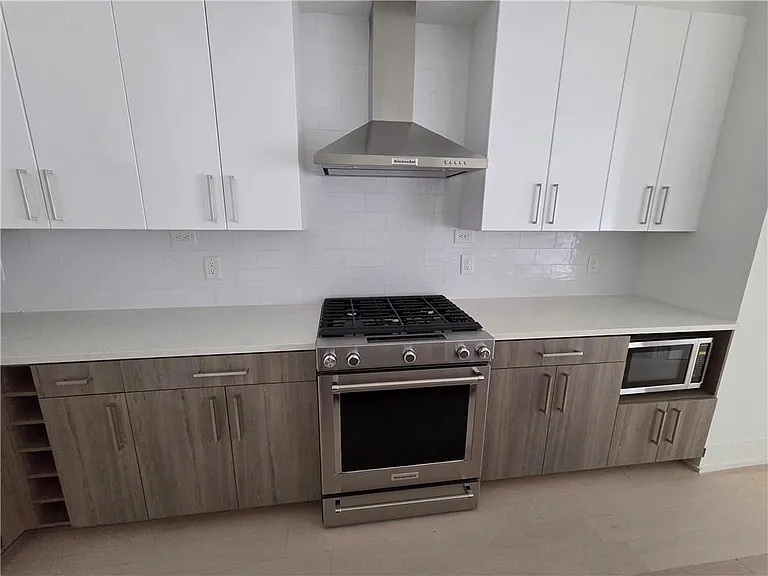 775 Juniper St #304 — Photo 5