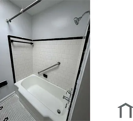 2439 Ashton St — Photo 5