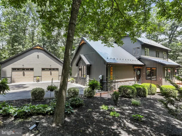 3953 W Weaver Rd, Greencastle, PA 17225