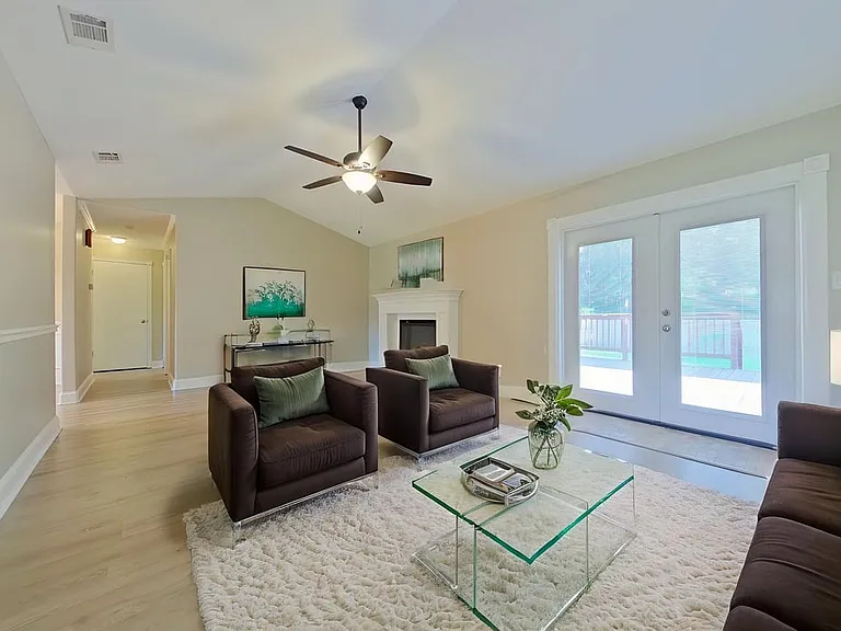 317 Springwood Cir — Photo 4