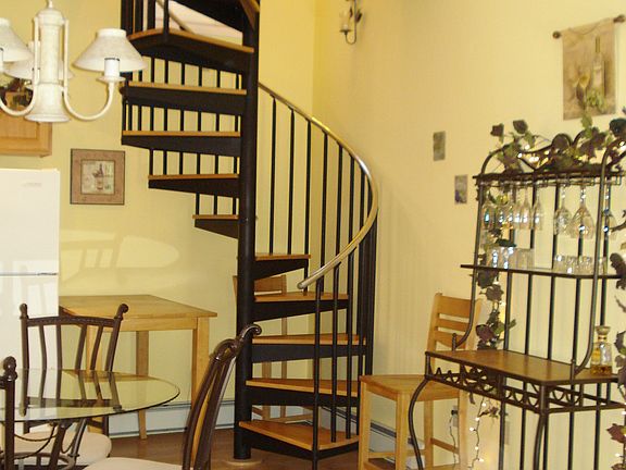 2nd image of 1170 Bedford St