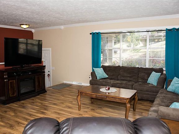 4th image of 723 Greenwood Dr