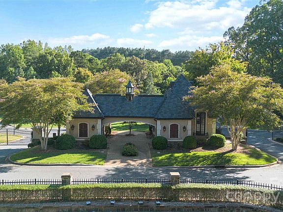 3rd image of 2112 Wood Clough Ct