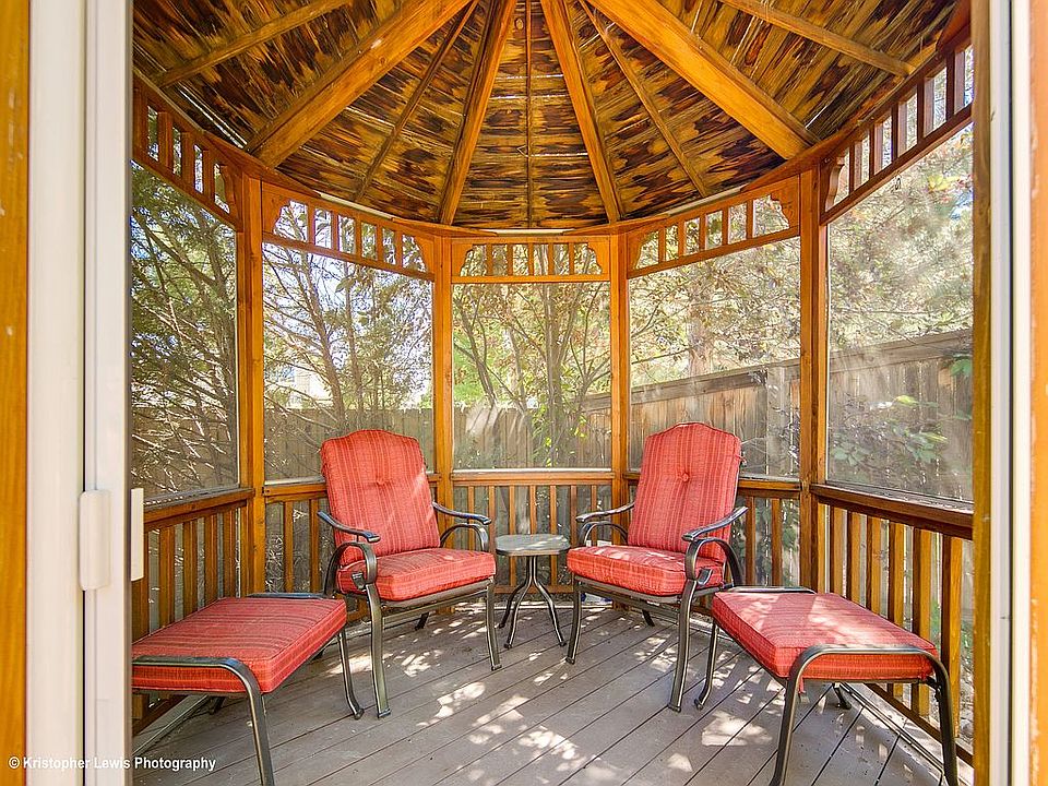 Fully screened gazebo