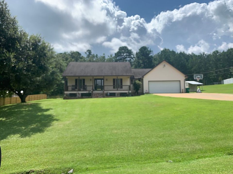 1st image of 12722 Hickory Dr