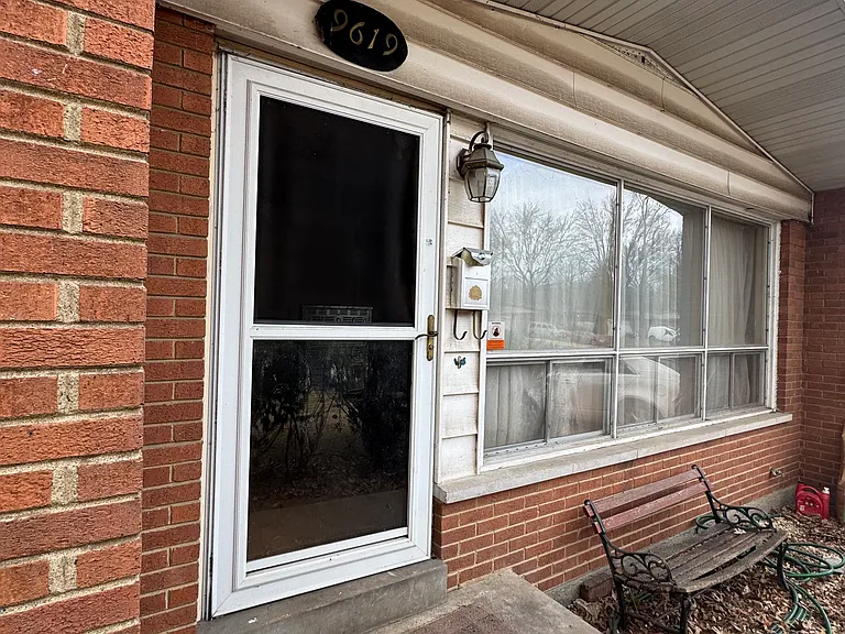 9619 Newton Dr — Photo 13