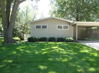 716 W 28th St, Cedar Falls, IA 50613