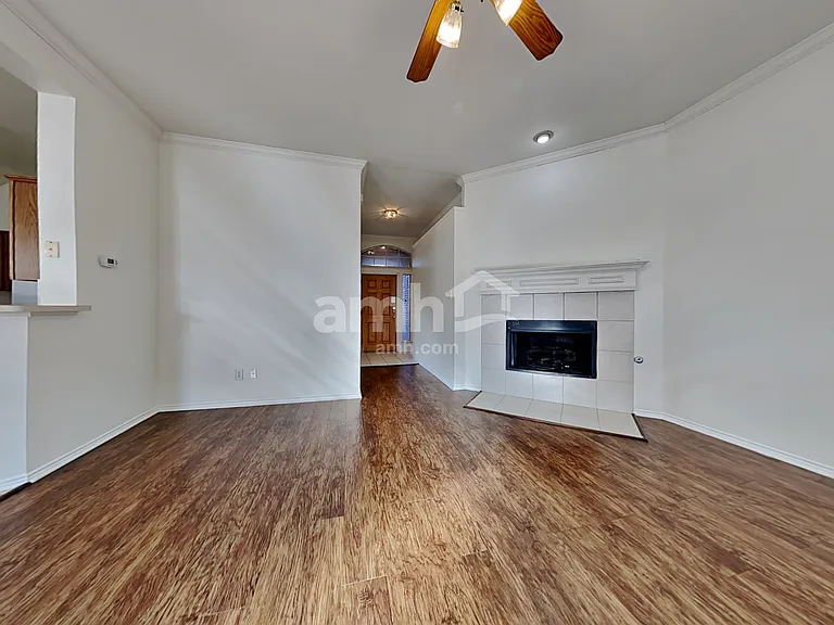4820 Davy Crockett Trl — Photo 7
