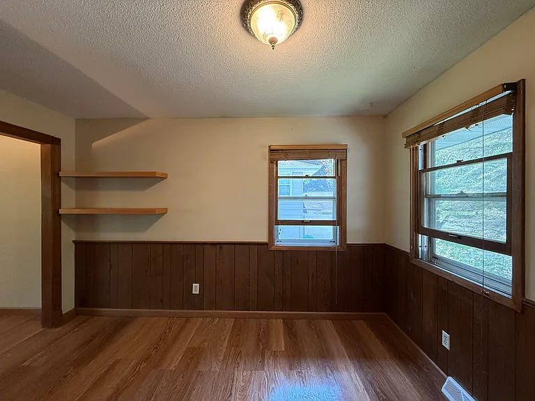 6592 Berkshire Ln N — Photo 6