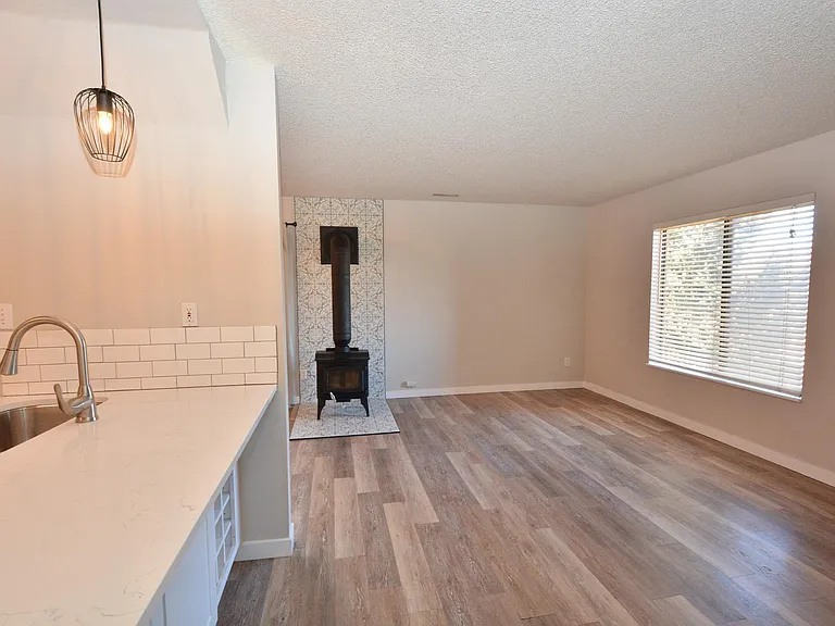 935 Saturn Dr #217 — Photo 2