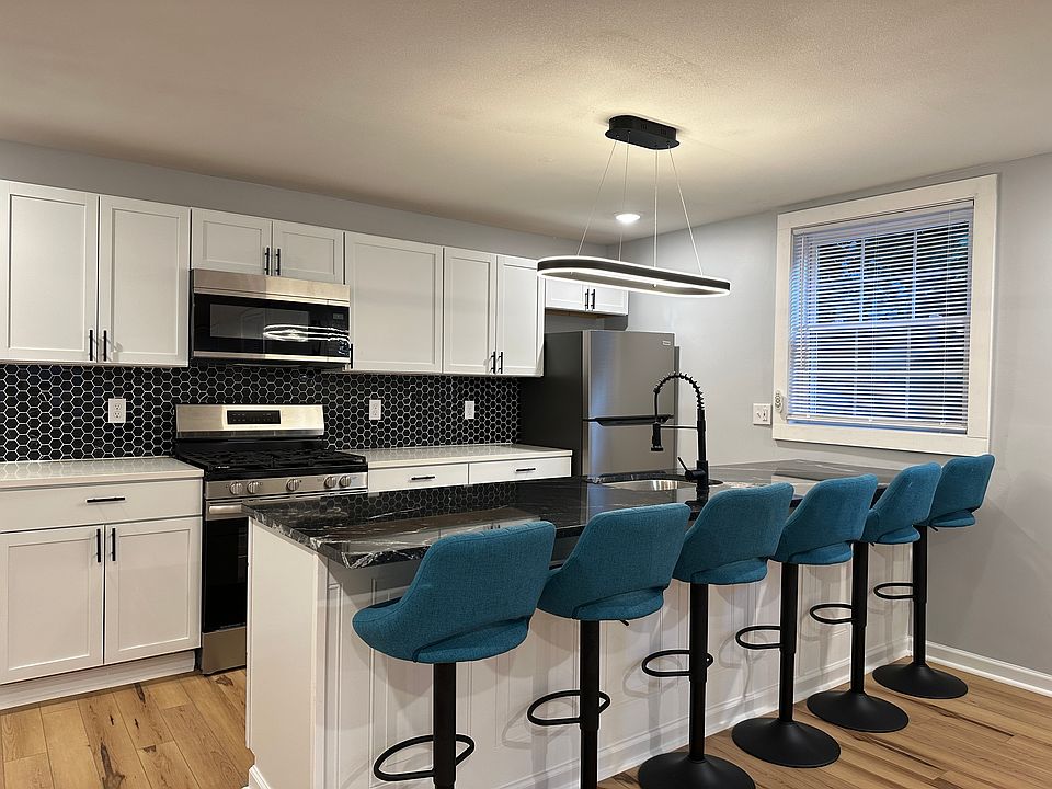 1st image of 408 E Laurel St #1