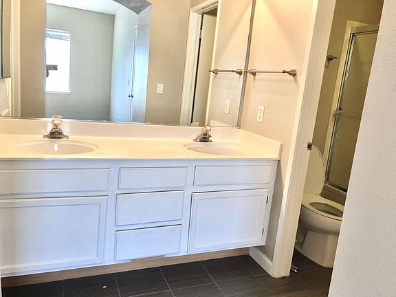 2nd image of 95 Mirabelli Cir