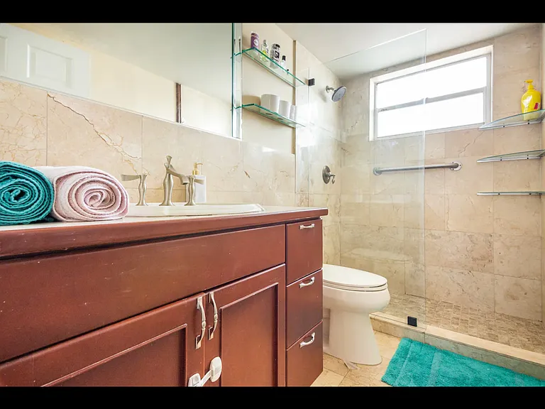 1605 Pennsylvania Ave — Photo 18