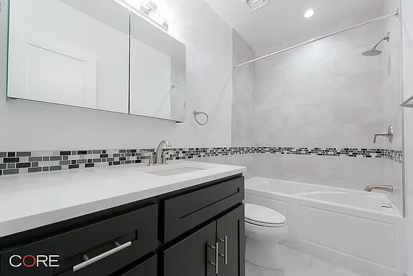 Rented by CORE | media 18