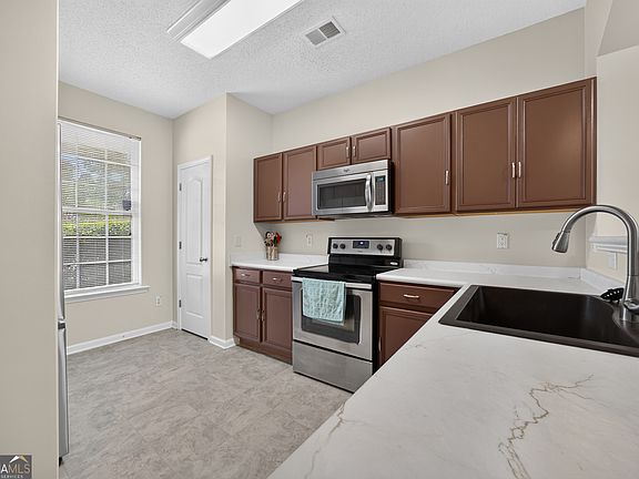 5th image of 1406 Bayrose Cir