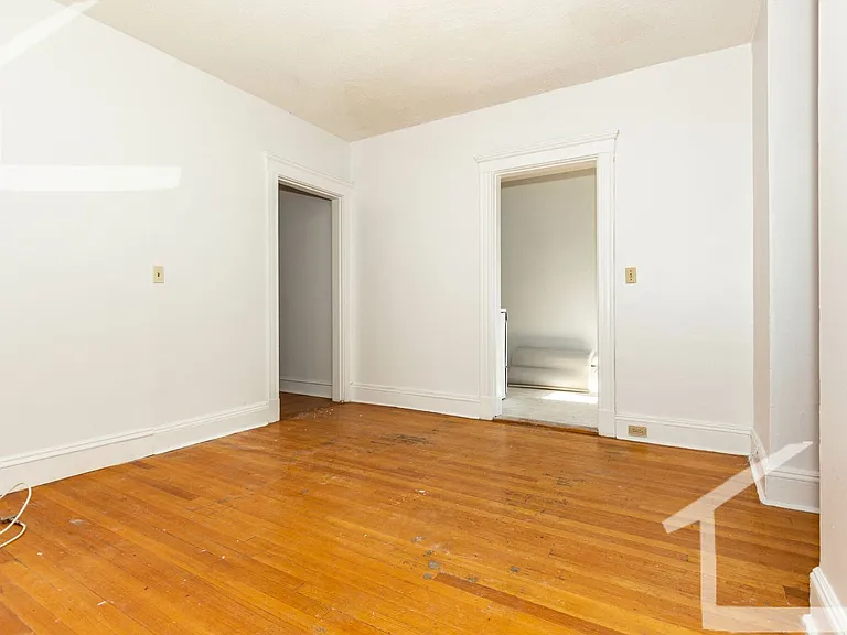 38 Chester St #10 — Photo 2
