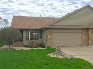 1204 E 63rd St, Sioux Falls, SD 57108
