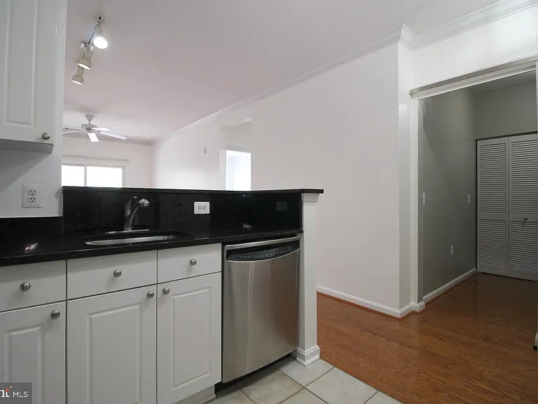 2791 Centerboro Dr #274 — Photo 16