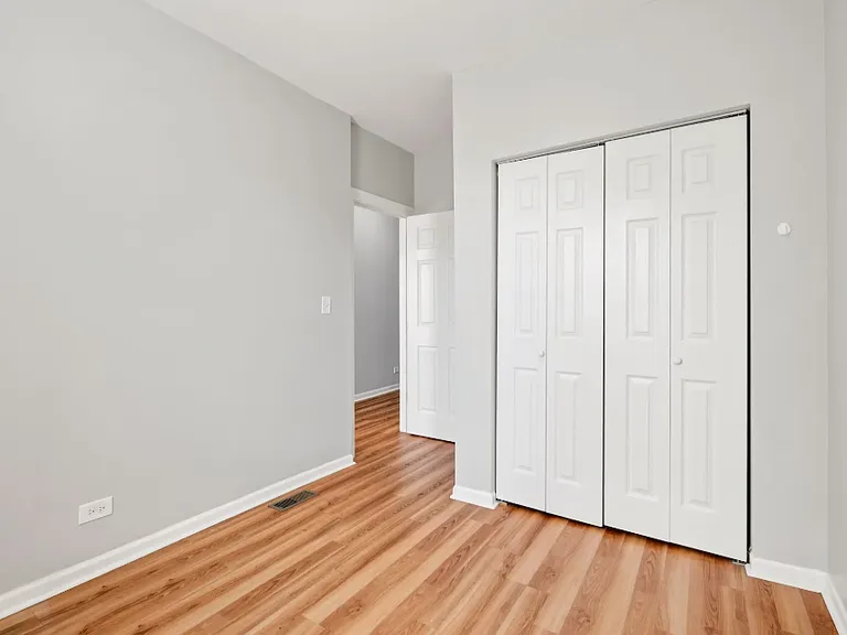 1812 S Throop St #1R — Photo 15