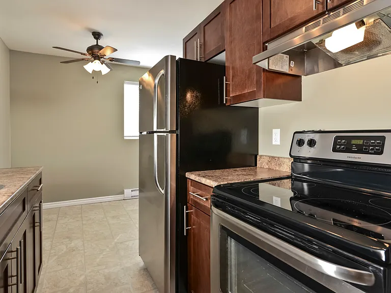 433 Edison Ave #216 — Photo 5